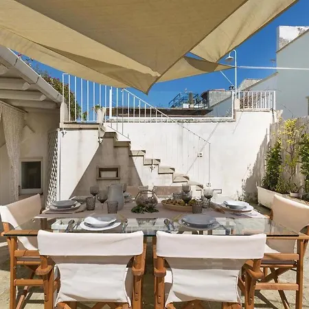 Garibaldi Luxury בית נופש *